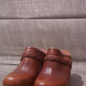 Vintage UGG clogs